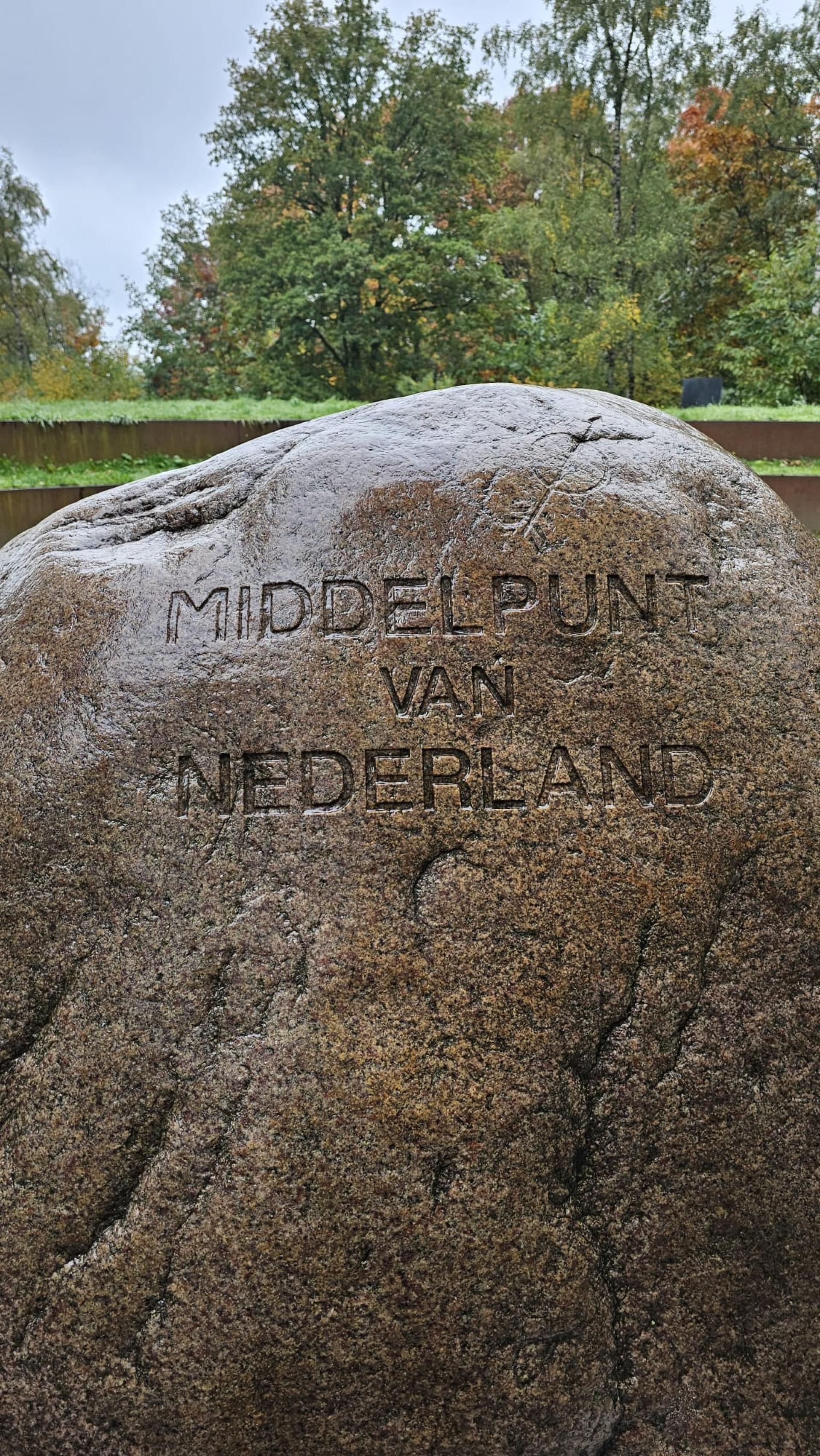 Luntersche Buurtbosch Middelpunt van Nederland