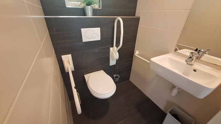 Sanitair met beugels