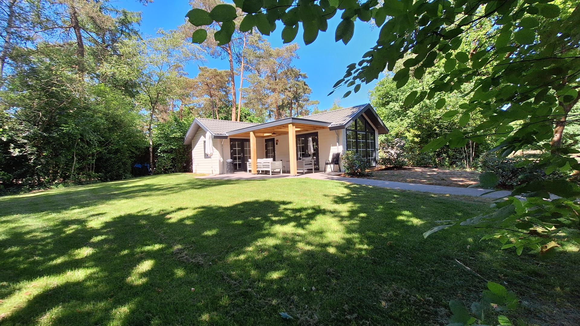 Korhoen gazon groen Lorkenbos algemeen sfeer