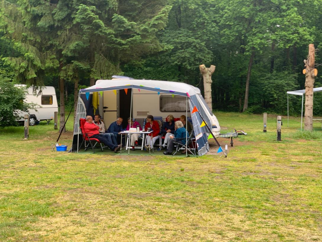 Kamperen camping r veld